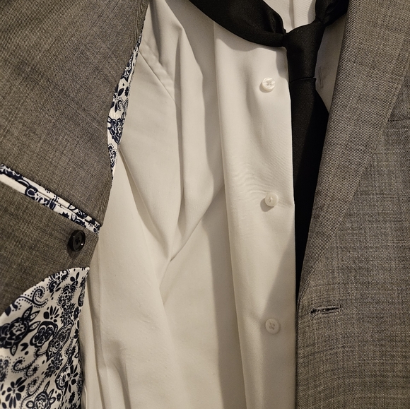 Custom made suit - Picture 3 of 5